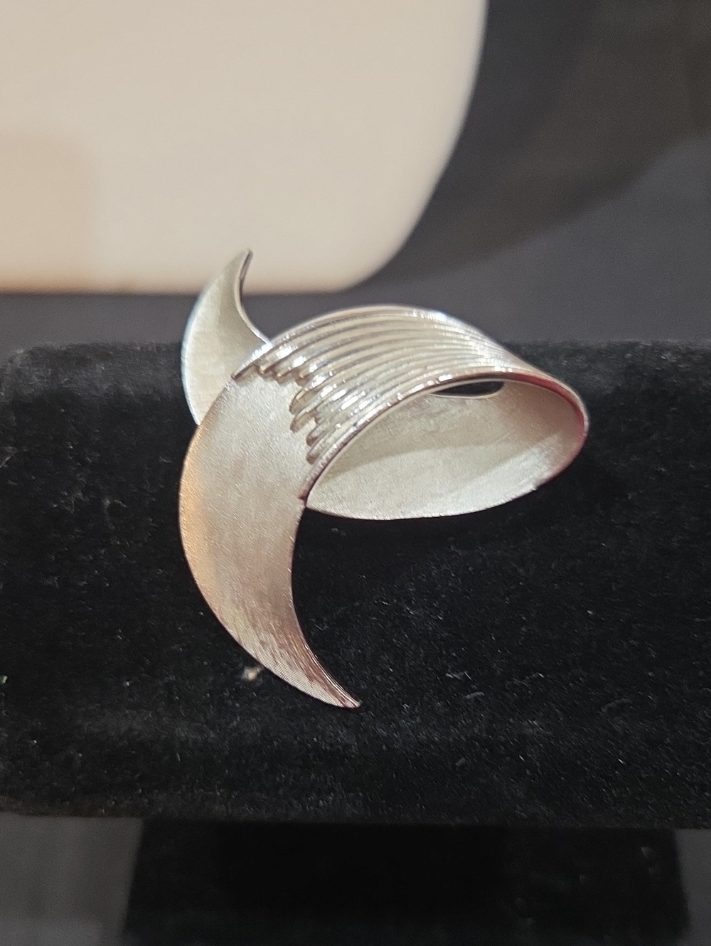 CROWN TRIFARI SILVER-TONE BROOCH